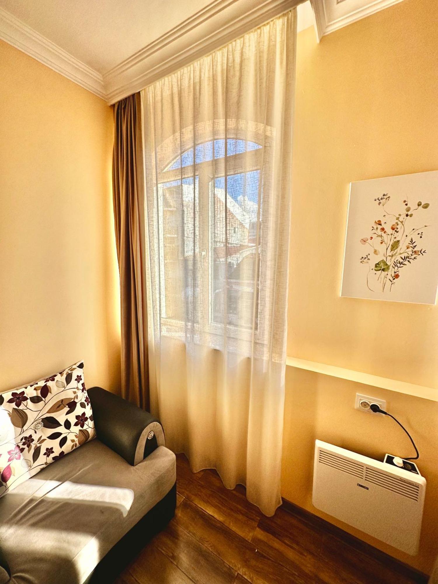 Old Clty Hotel Batumi Ngoại thất bức ảnh