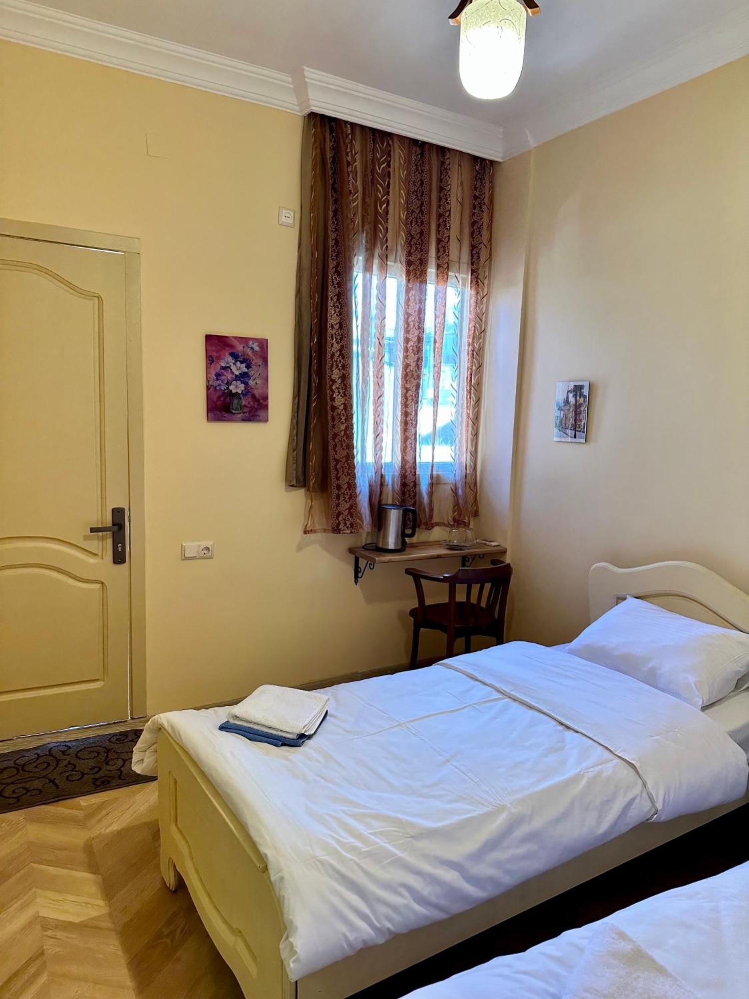 Old Clty Hotel Batumi Ngoại thất bức ảnh