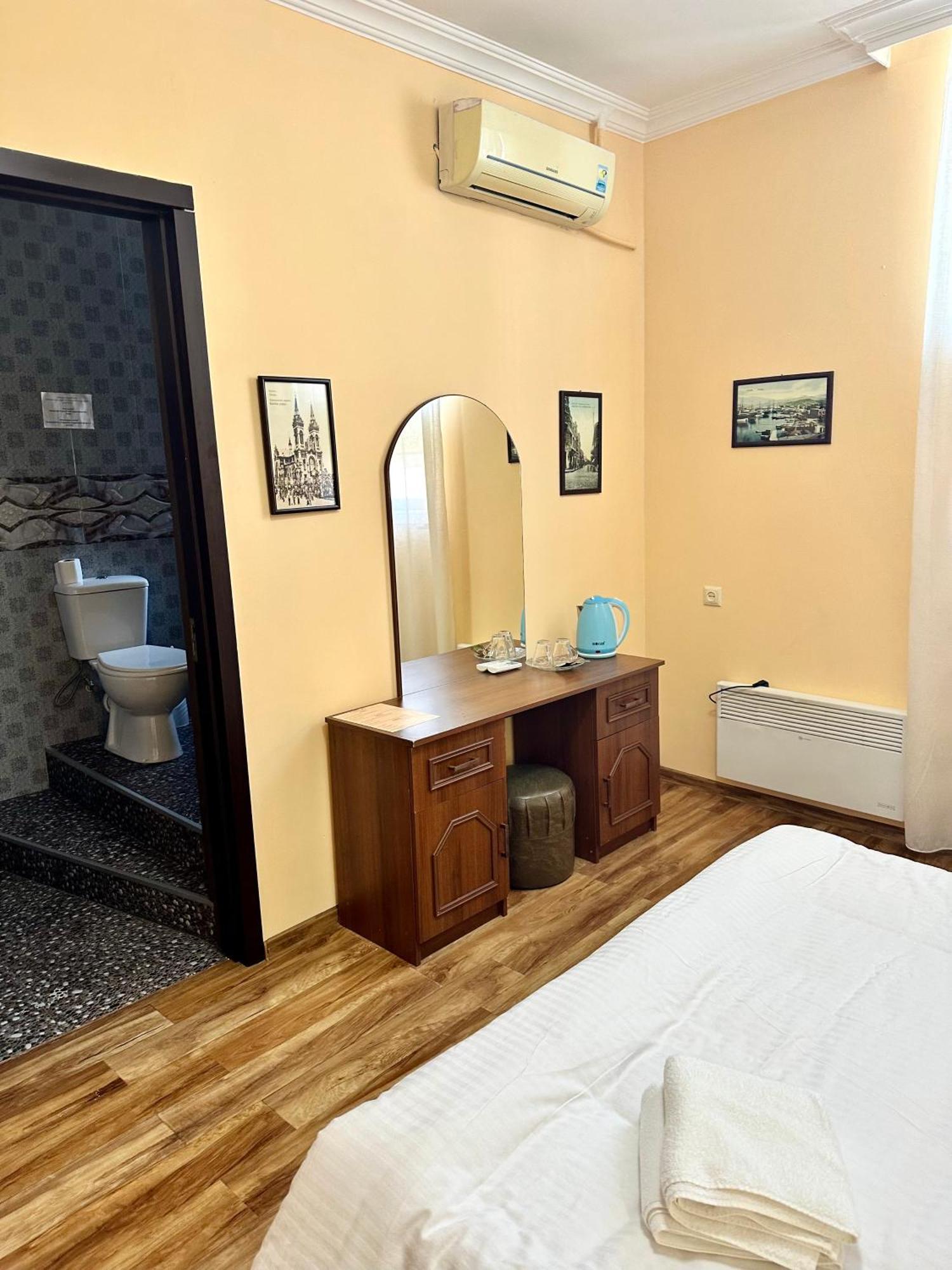 Old Clty Hotel Batumi Ngoại thất bức ảnh